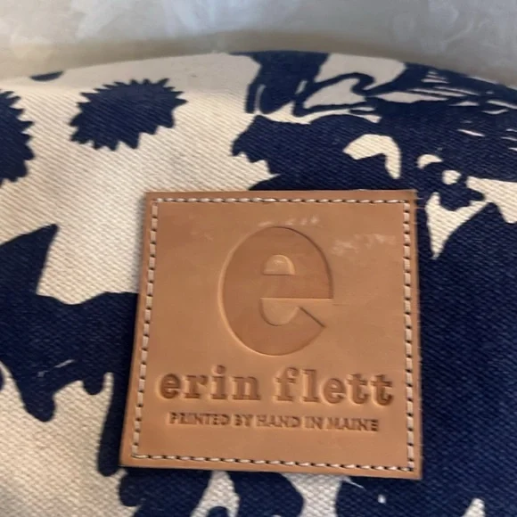 Erin Flett Blue and White Floral “DOPP” Travel Pouch - Picture 2 of 7